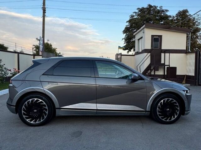 Сірий Хендай Ioniq, об'ємом двигуна 0 л та пробігом 106 тис. км за 26800 $, фото 2 на Automoto.ua