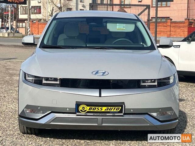Серый Хендай Ioniq, объемом двигателя 77 л и пробегом 13 тыс. км за 31000 $, фото 1 на Automoto.ua