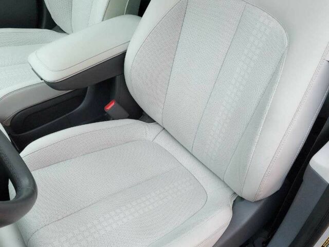 Серый Хендай Ioniq, объемом двигателя 0 л и пробегом 31 тыс. км за 27500 $, фото 14 на Automoto.ua