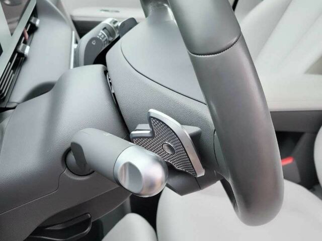 Серый Хендай Ioniq, объемом двигателя 0 л и пробегом 31 тыс. км за 27500 $, фото 18 на Automoto.ua