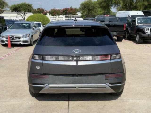 Серый Хендай Ioniq, объемом двигателя 0 л и пробегом 14 тыс. км за 15400 $, фото 5 на Automoto.ua