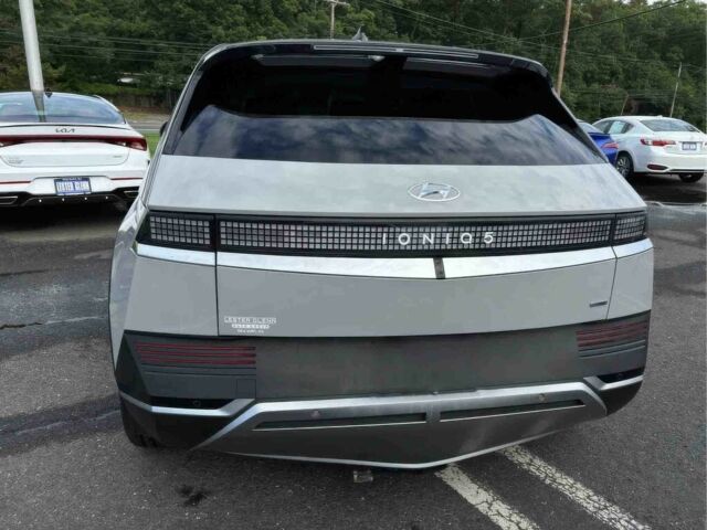 Сірий Хендай Ioniq, об'ємом двигуна 0 л та пробігом 29 тис. км за 19000 $, фото 4 на Automoto.ua