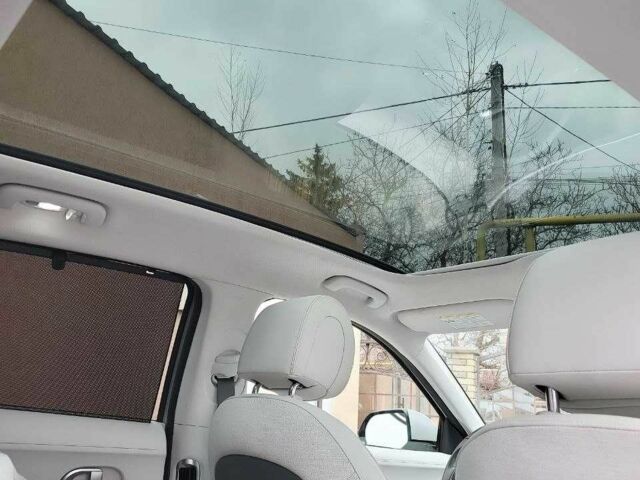 Серый Хендай Ioniq, объемом двигателя 0 л и пробегом 31 тыс. км за 27500 $, фото 11 на Automoto.ua