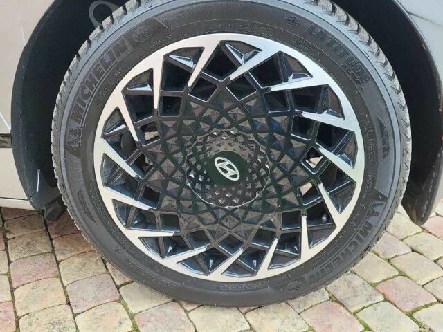 Серый Хендай Ioniq, объемом двигателя 0 л и пробегом 31 тыс. км за 27500 $, фото 10 на Automoto.ua