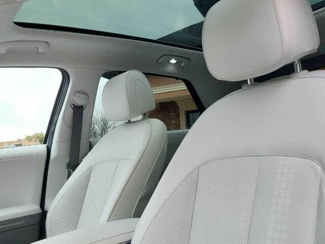 Серый Хендай Ioniq, объемом двигателя 0 л и пробегом 31 тыс. км за 27500 $, фото 13 на Automoto.ua