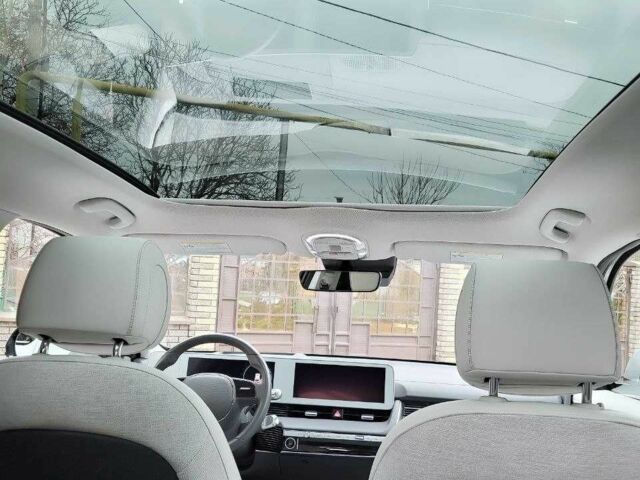 Серый Хендай Ioniq, объемом двигателя 0 л и пробегом 31 тыс. км за 27500 $, фото 12 на Automoto.ua