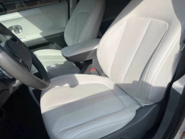 Сірий Хендай Ioniq, об'ємом двигуна 0 л та пробігом 10 тис. км за 18500 $, фото 8 на Automoto.ua