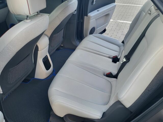 Серый Хендай Ioniq, объемом двигателя 0 л и пробегом 33 тыс. км за 29900 $, фото 7 на Automoto.ua