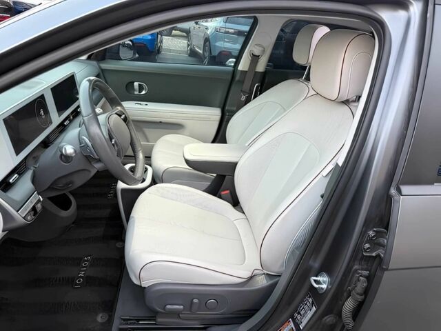 Серый Хендай Ioniq, объемом двигателя 0 л и пробегом 27 тыс. км за 13250 $, фото 7 на Automoto.ua