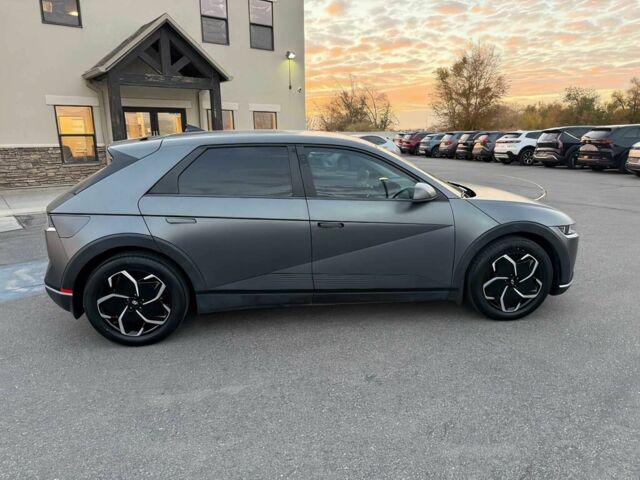 Серый Хендай Ioniq, объемом двигателя 0 л и пробегом 27 тыс. км за 13250 $, фото 3 на Automoto.ua