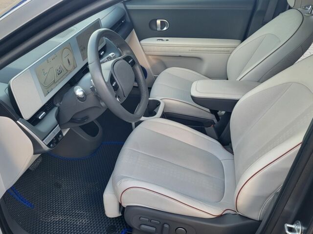 Серый Хендай Ioniq, объемом двигателя 0 л и пробегом 33 тыс. км за 29900 $, фото 6 на Automoto.ua