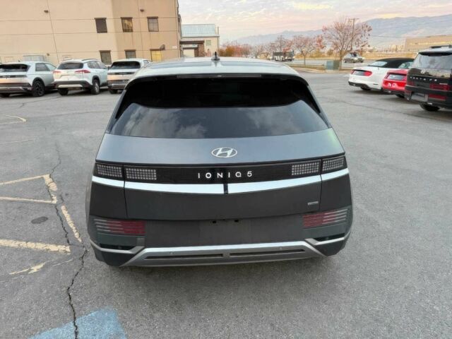 Серый Хендай Ioniq, объемом двигателя 0 л и пробегом 11 тыс. км за 19400 $, фото 3 на Automoto.ua