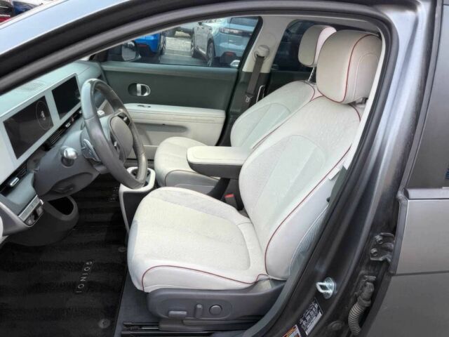 Серый Хендай Ioniq, объемом двигателя 0 л и пробегом 11 тыс. км за 19400 $, фото 7 на Automoto.ua