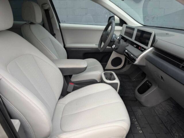 Серый Хендай Ioniq, объемом двигателя 0 л и пробегом 18 тыс. км за 8800 $, фото 6 на Automoto.ua