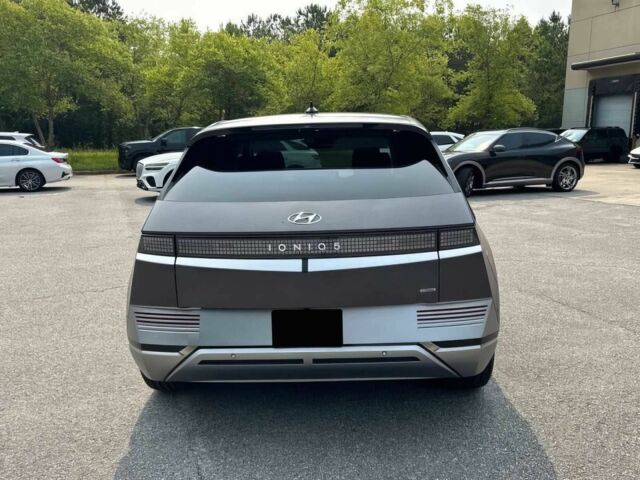 Серый Хендай Ioniq, объемом двигателя 0 л и пробегом 21 тыс. км за 15500 $, фото 5 на Automoto.ua