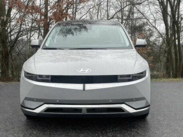 Серый Хендай Ioniq, объемом двигателя 0 л и пробегом 12 тыс. км за 18000 $, фото 1 на Automoto.ua