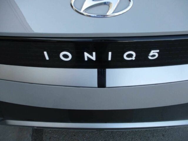 Серый Хендай Ioniq, объемом двигателя 0 л и пробегом 23 тыс. км за 15500 $, фото 9 на Automoto.ua