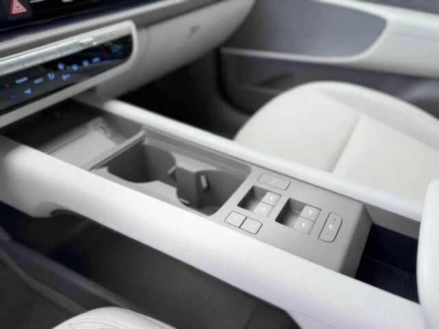 Сірий Хендай Ioniq, об'ємом двигуна 0 л та пробігом 10 тис. км за 19500 $, фото 11 на Automoto.ua