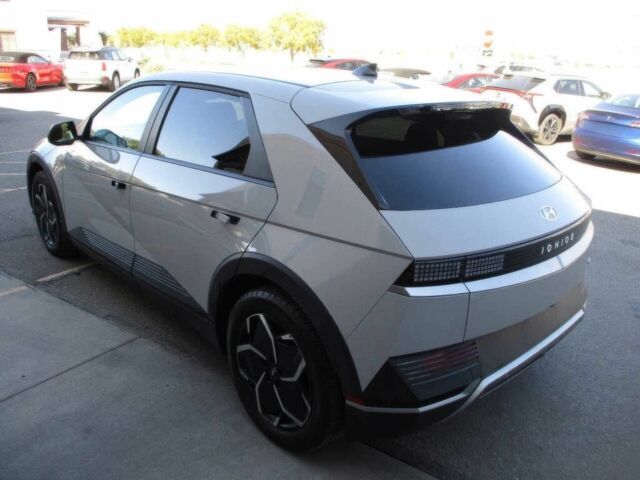 Серый Хендай Ioniq, объемом двигателя 0 л и пробегом 23 тыс. км за 15500 $, фото 3 на Automoto.ua