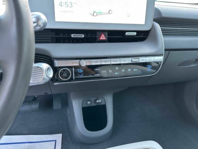 Серый Хендай Ioniq, объемом двигателя 0 л и пробегом 30 тыс. км за 12000 $, фото 8 на Automoto.ua