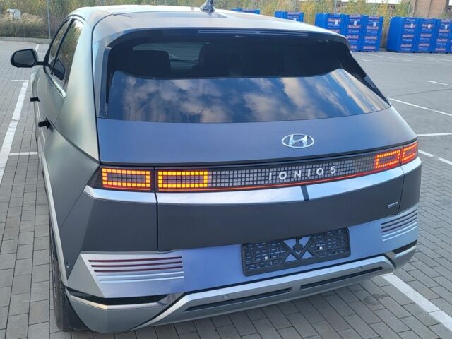 Серый Хендай Ioniq, объемом двигателя 0 л и пробегом 33 тыс. км за 29900 $, фото 4 на Automoto.ua