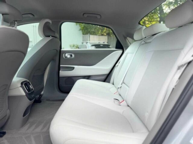 Сірий Хендай Ioniq, об'ємом двигуна 0 л та пробігом 10 тис. км за 19500 $, фото 13 на Automoto.ua
