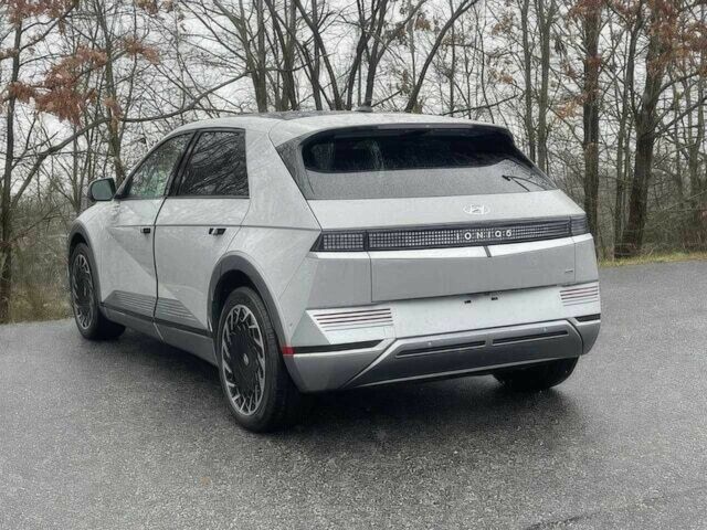 Серый Хендай Ioniq, объемом двигателя 0 л и пробегом 12 тыс. км за 18000 $, фото 5 на Automoto.ua