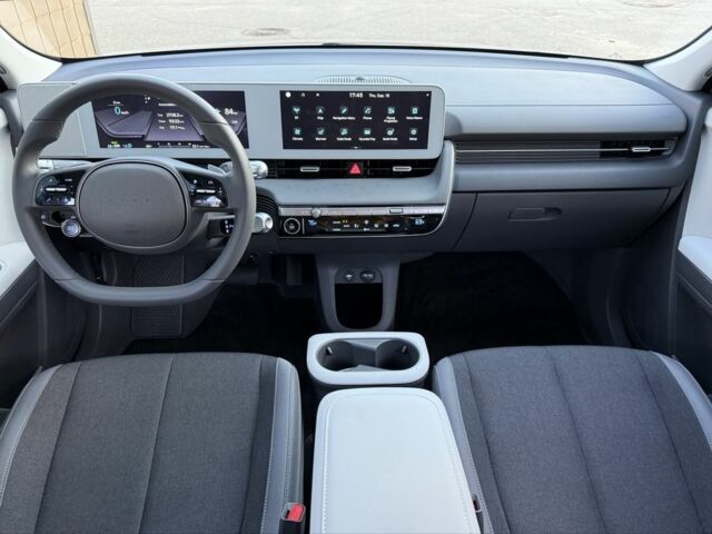 Серый Хендай Ioniq, объемом двигателя 0 л и пробегом 2 тыс. км за 26900 $, фото 10 на Automoto.ua