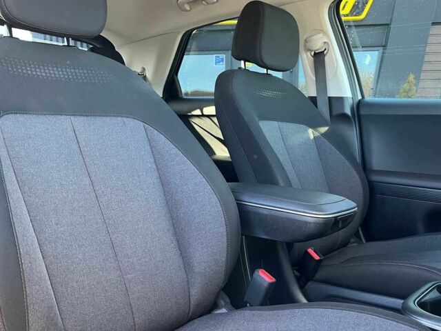 Серый Хендай Ioniq, объемом двигателя 0 л и пробегом 13 тыс. км за 27300 $, фото 19 на Automoto.ua