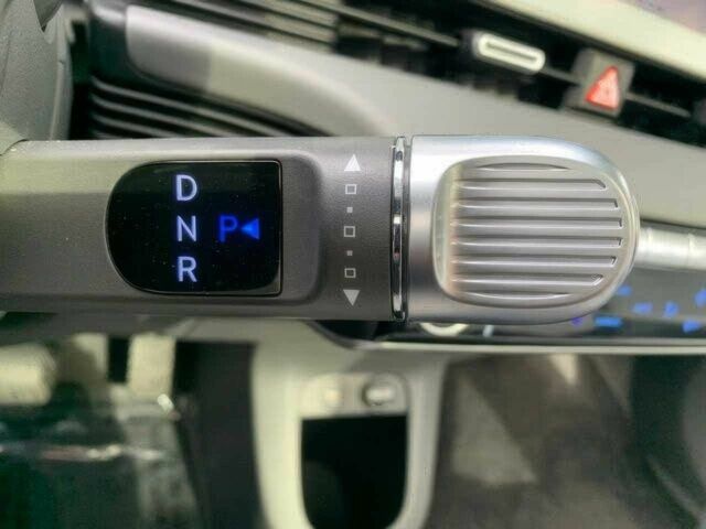 Сірий Хендай Ioniq, об'ємом двигуна 0 л та пробігом 19 тис. км за 12900 $, фото 7 на Automoto.ua