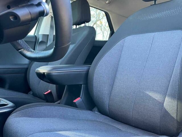 Серый Хендай Ioniq, объемом двигателя 0 л и пробегом 13 тыс. км за 27300 $, фото 13 на Automoto.ua