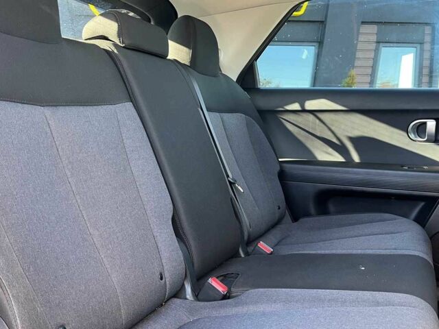 Серый Хендай Ioniq, объемом двигателя 0 л и пробегом 13 тыс. км за 27300 $, фото 18 на Automoto.ua