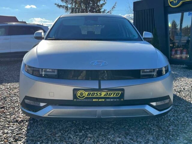 Серый Хендай Ioniq, объемом двигателя 0 л и пробегом 13 тыс. км за 27300 $, фото 1 на Automoto.ua