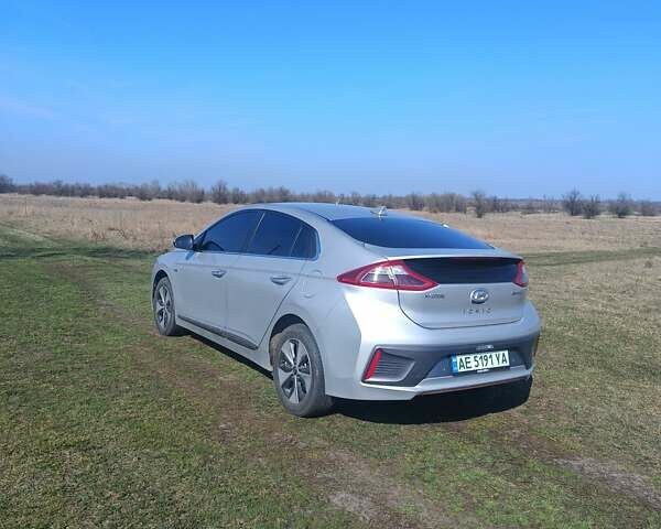 Серый Хендай Ioniq, объемом двигателя 0 л и пробегом 199 тыс. км за 15000 $, фото 1 на Automoto.ua