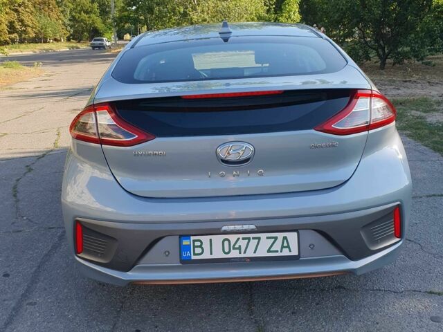 Серый Хендай Ioniq, объемом двигателя 0 л и пробегом 137 тыс. км за 13499 $, фото 10 на Automoto.ua
