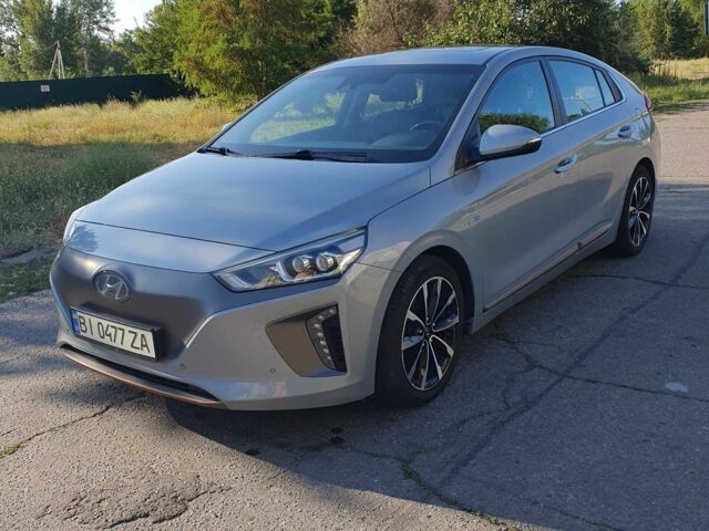 Серый Хендай Ioniq, объемом двигателя 0 л и пробегом 137 тыс. км за 13499 $, фото 2 на Automoto.ua