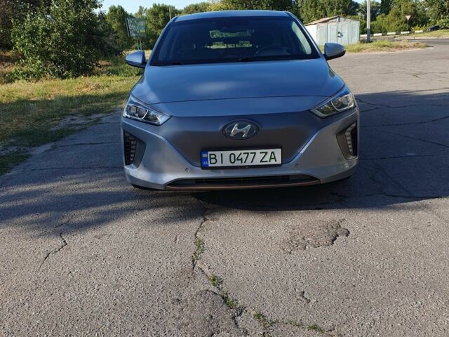 Серый Хендай Ioniq, объемом двигателя 0 л и пробегом 137 тыс. км за 13499 $, фото 6 на Automoto.ua