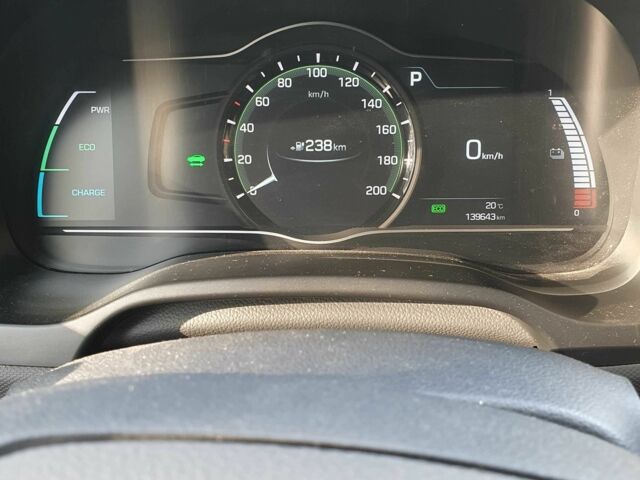 Серый Хендай Ioniq, объемом двигателя 0 л и пробегом 137 тыс. км за 13499 $, фото 1 на Automoto.ua