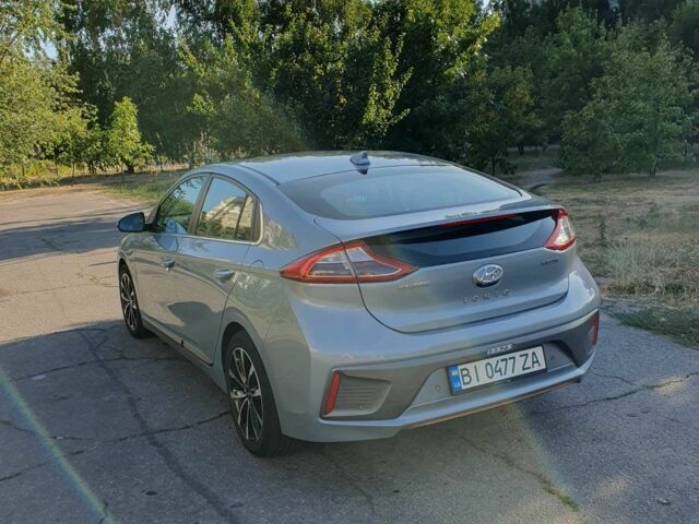 Серый Хендай Ioniq, объемом двигателя 0 л и пробегом 137 тыс. км за 13499 $, фото 9 на Automoto.ua