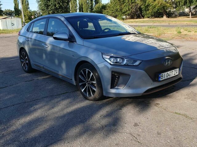 Серый Хендай Ioniq, объемом двигателя 0 л и пробегом 137 тыс. км за 13499 $, фото 5 на Automoto.ua