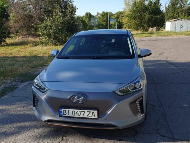 Серый Хендай Ioniq, объемом двигателя 0 л и пробегом 137 тыс. км за 13499 $, фото 3 на Automoto.ua