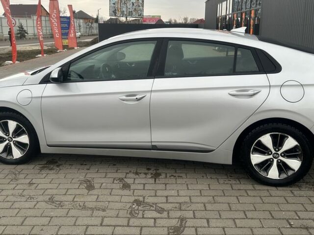 Сірий Хендай Ioniq, об'ємом двигуна 1.6 л та пробігом 59 тис. км за 15300 $, фото 6 на Automoto.ua