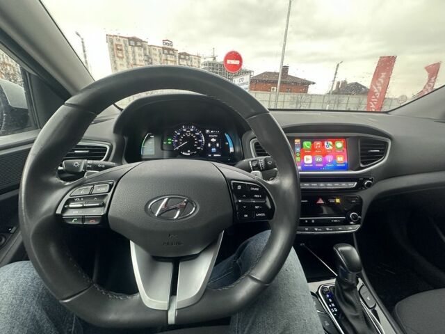 Сірий Хендай Ioniq, об'ємом двигуна 1.6 л та пробігом 59 тис. км за 15300 $, фото 2 на Automoto.ua