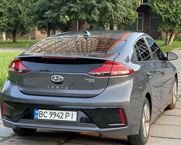 Сірий Хендай Ioniq, об'ємом двигуна 1.6 л та пробігом 150 тис. км за 13000 $, фото 3 на Automoto.ua
