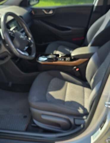 Серый Хендай Ioniq, объемом двигателя 0 л и пробегом 119 тыс. км за 13100 $, фото 11 на Automoto.ua
