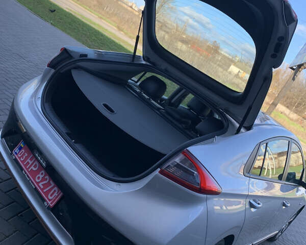 Серый Хендай Ioniq, объемом двигателя 0 л и пробегом 142 тыс. км за 12999 $, фото 15 на Automoto.ua