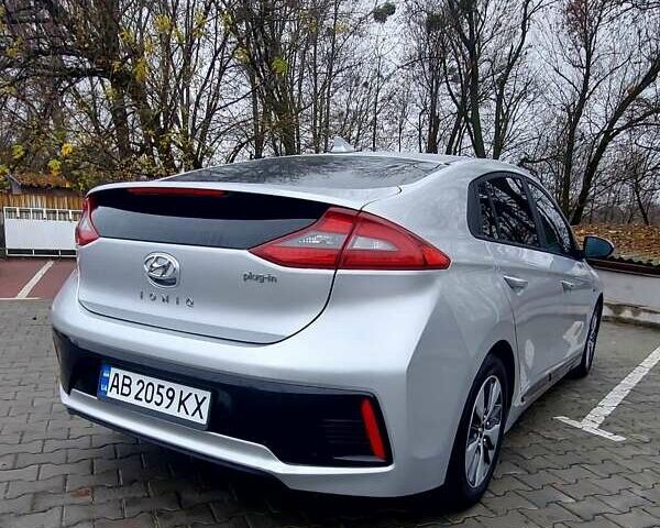 Серый Хендай Ioniq, объемом двигателя 1.58 л и пробегом 72 тыс. км за 16500 $, фото 24 на Automoto.ua