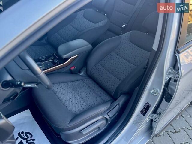 Серый Хендай Ioniq, объемом двигателя 0 л и пробегом 87 тыс. км за 11555 $, фото 82 на Automoto.ua