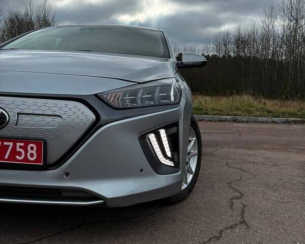 Сірий Хендай Ioniq, об'ємом двигуна 0 л та пробігом 131 тис. км за 16500 $, фото 3 на Automoto.ua