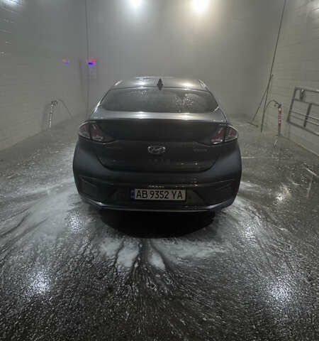 Серый Хендай Ioniq, объемом двигателя 0 л и пробегом 130 тыс. км за 15500 $, фото 4 на Automoto.ua